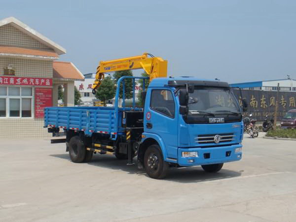 長(zhǎng)沙哪里有隨車吊賣|2噸-12噸隨車起重運(yùn)輸車|隨車吊廠家直銷