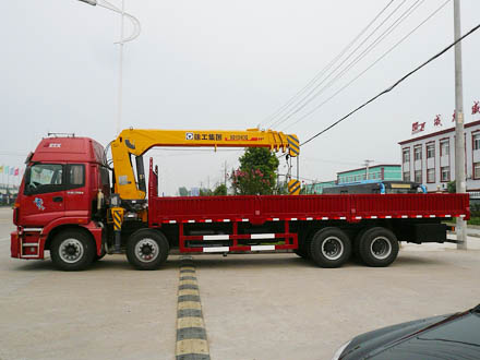 哪里有賣(mài)隨車(chē)吊哪里有性價(jià)比高的的隨車(chē)吊詳情請(qǐng)電詢