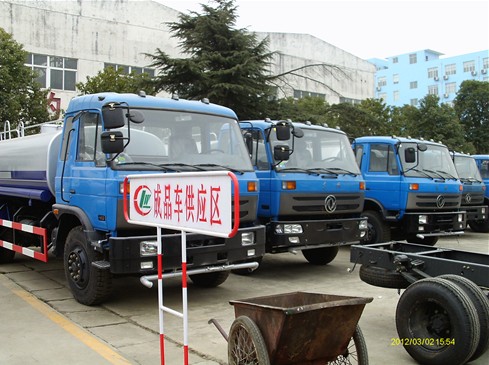 昆明哪里買灑水車 昆明灑水車多少錢 昆明灑水車供應