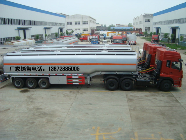 小型3噸5噸加油車(chē)3噸5噸油罐車(chē)價(jià)格多少