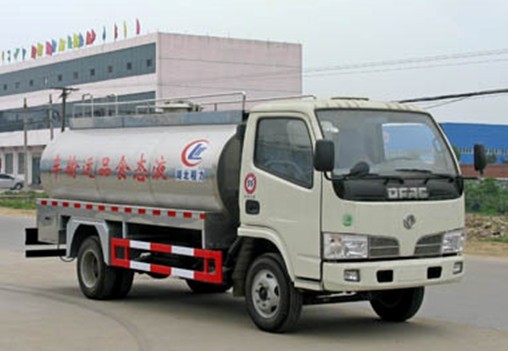 食品級(jí)鮮奶運(yùn)輸車哪里買 液態(tài)食品運(yùn)輸車多少錢？