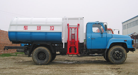 湖北隨州東風(fēng)尖頭汽油機(jī)自裝卸式垃圾車廠家報(bào)價(jià)