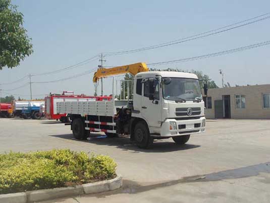 湖北隨州東風(fēng)天錦隨車起重運(yùn)輸車生產(chǎn)廠家