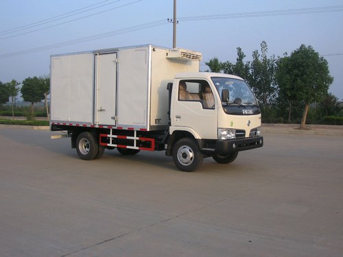 保定 冷藏保鮮車廠家報(bào)價(jià) 東風(fēng)兩輛車保鮮車?yán)鋬鲕噺S家供應(yīng)