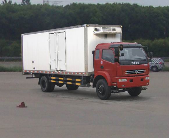 東風(fēng)7米6廂長冷藏車