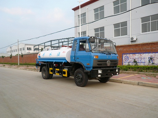 湖北隨州最好的東風(fēng)145灑水車(chē)，170馬力的灑水車(chē)8-10立方水車(chē)