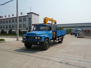 東風(fēng)3.2噸隨車吊。4噸隨車吊，東風(fēng)尖頭140隨車吊，徐工吊機(jī)價(jià)格