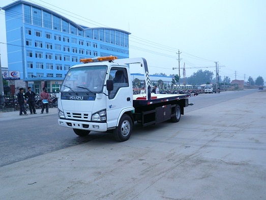 五十鈴輕型清障車生產(chǎn)廠家 托舉、拖曳清障車報價