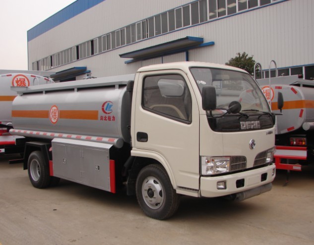 前四后八油罐車(chē)價(jià)格|東風(fēng)油罐車(chē)價(jià)格|50噸油罐車(chē)價(jià)格|油罐車(chē)廠(chǎng)家