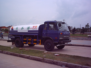 富源縣東風金霸灑水車  寶山市小霸王灑水車  環(huán)衛(wèi)灑水車報價