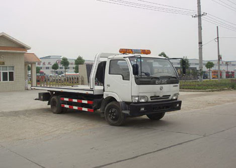 道路清障車-非機(jī)動(dòng)車道停車將嚴(yán)格處罰