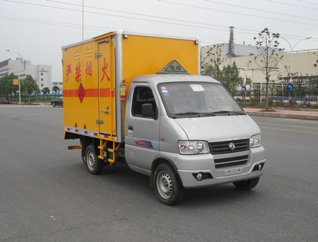 礦區(qū)專用東風俊風小型火工品運輸車：0722-3245227