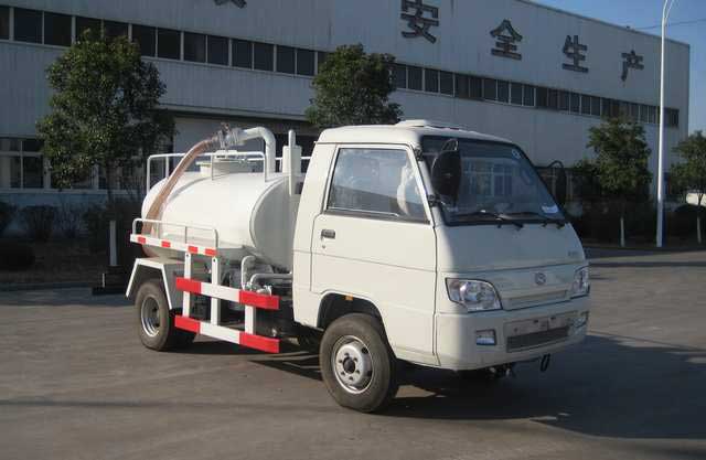 小型吸污車