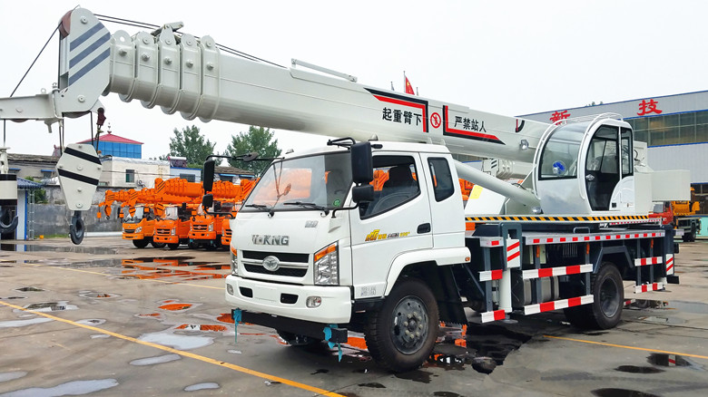 新款國五12噸吊車徐工大臂12噸汽車吊