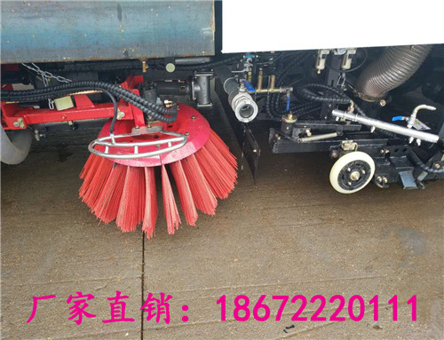 小金霸掃路車(chē)出廠價(jià)好質(zhì)量的大型洗掃車(chē)