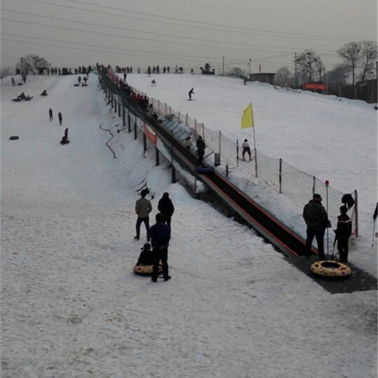 魔毯生產(chǎn)基地 滑雪場戲雪樂園設(shè)備滑雪魔毯造價(jià)