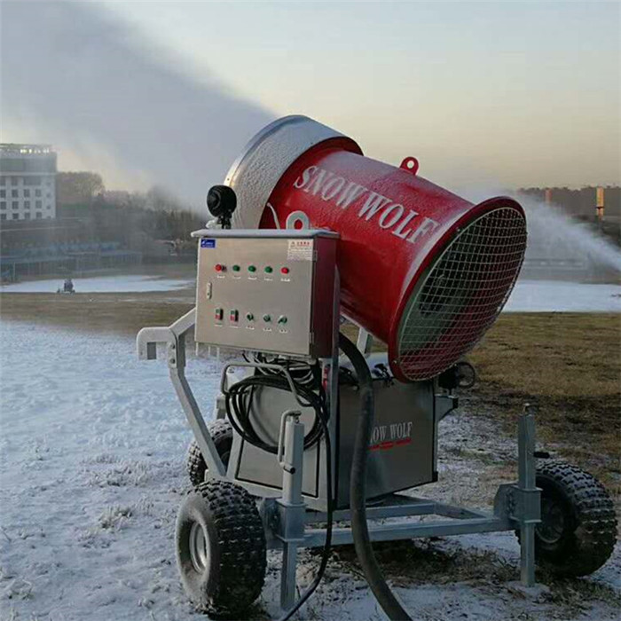 滑雪場戲雪樂園造雪機介紹 不凍結(jié)造雪機