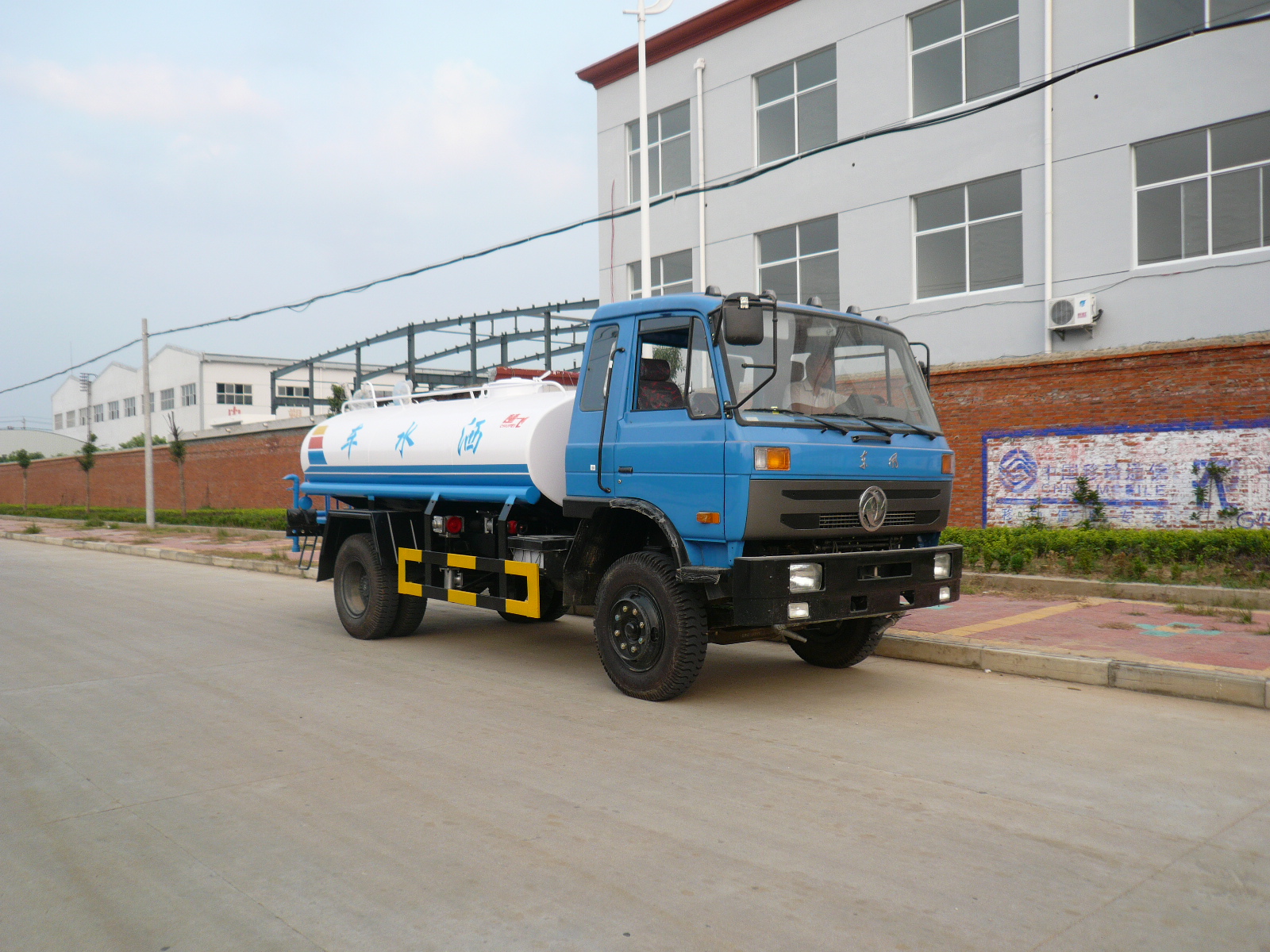 東風8噸灑水車 8噸灑水車廠家