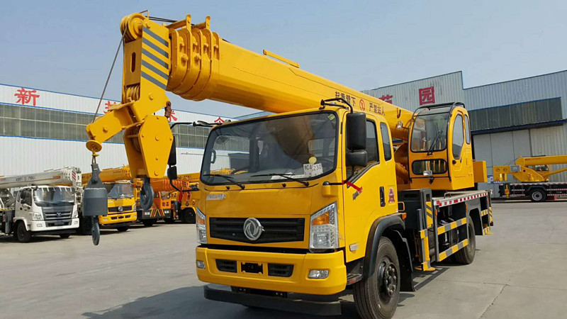 東風汽車吊車16噸吊車山東吊車生產廠家高空作業(yè)車