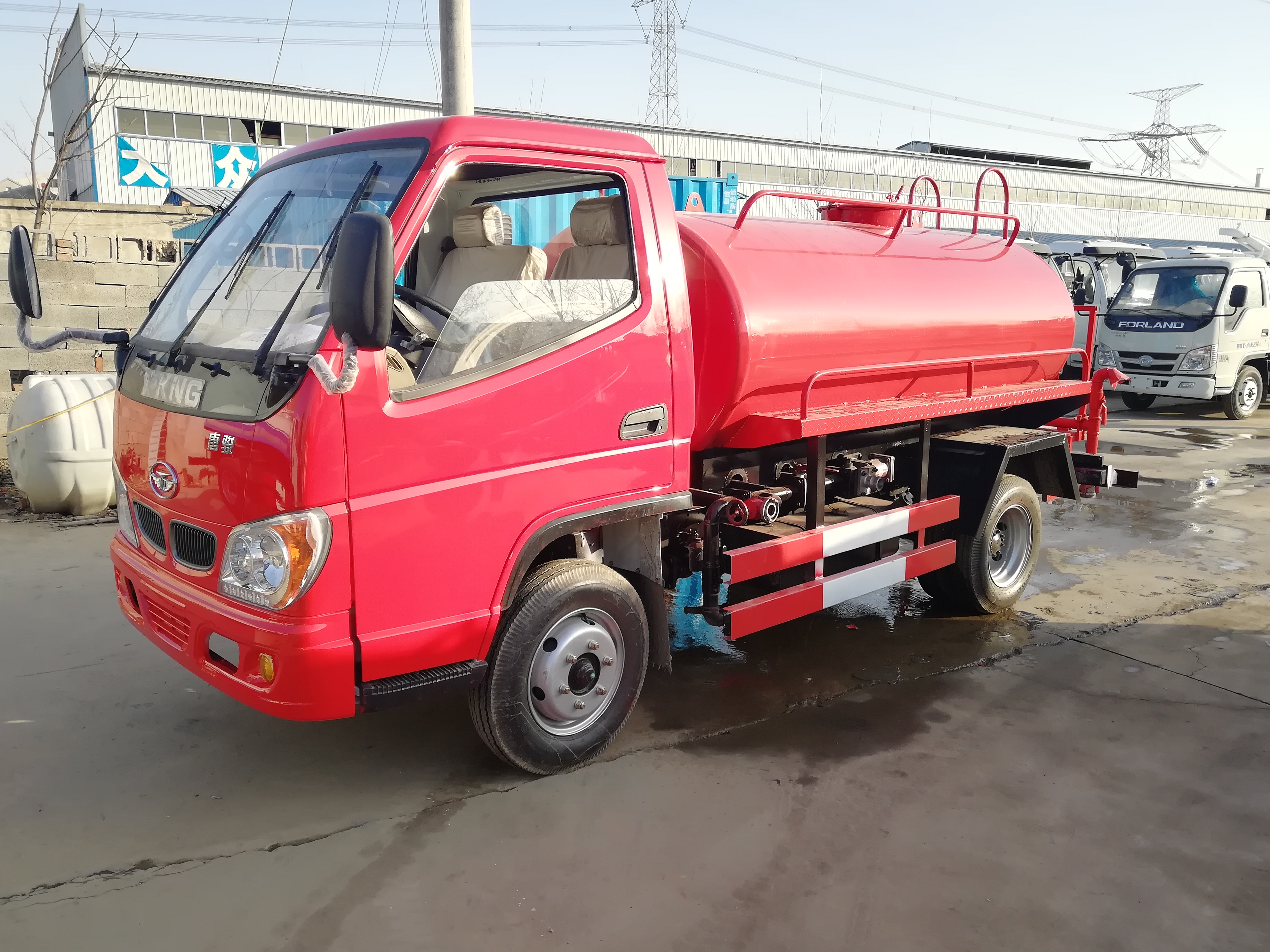 山東煙臺小型灑水車價(jià)格小型霧炮車價(jià)格小型灑水車廠家