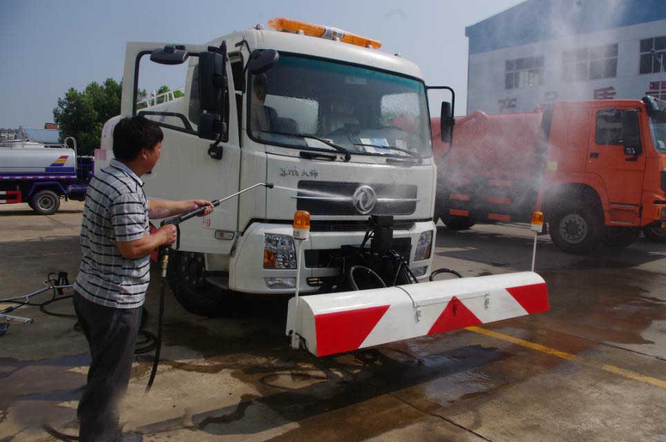 藍(lán)牌人行道清洗車效果怎么樣