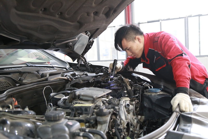 奔馳維修 奔馳保養(yǎng)  湖南永通名車  行業(yè)AAA信譽(yù)單位