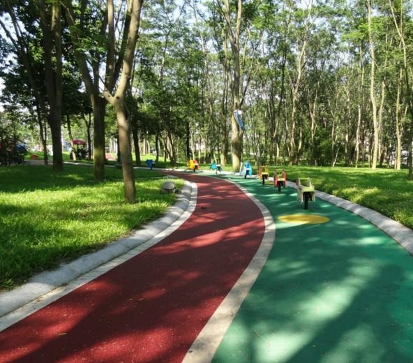 公園道路————彩色透水混凝土鋪裝享受自然彩石散鋪而帶來的輕松