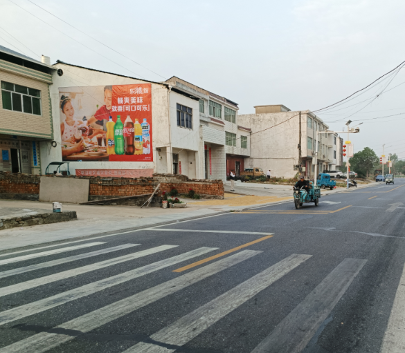 焦作墻體掛布廣告 河南戶外噴繪廣告 門頭店招 激發(fā)消費聯(lián)想 ***