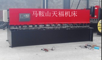 Q11-16X2500機(jī)械剪板機(jī)銷(xiāo)售，新鄉(xiāng)液壓剪板機(jī)價(jià)格，剪板機(jī)哪家好