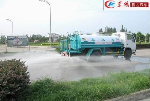 內(nèi)蒙古灑水車價格 5噸灑水車價格 5噸灑水車廠家