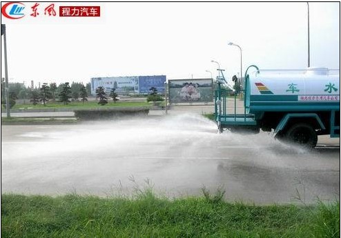 廣西5噸灑水車價格 5噸噴灑車運(yùn)水車那里有賣