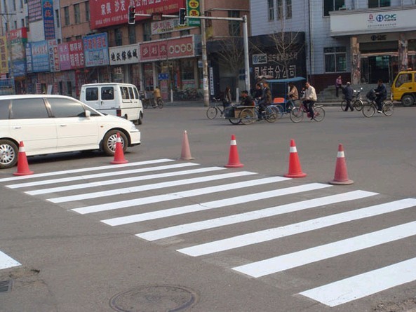 道路劃線，車位線，減速線，馬路線，東莞工廠劃線，小區(qū)劃線