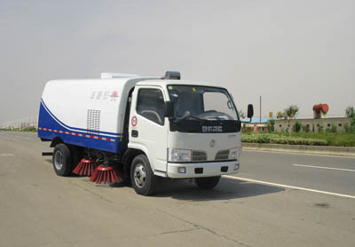 東風(fēng)小霸王掃路車 4立方道路清掃車價格圖片