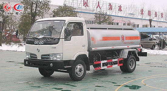 甘肅白銀3噸5噸加油車價格是多少 3噸加油車廠家5噸加油車價格