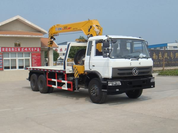 東風后雙橋平板帶吊機多功能清障車