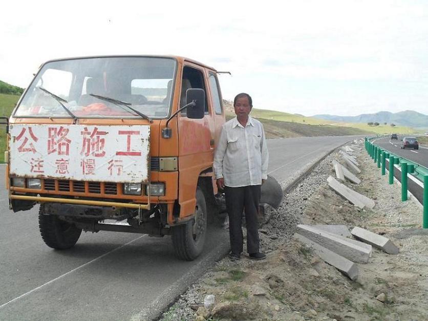 水穩(wěn)路面開(kāi)槽機(jī)路沿石開(kāi)溝機(jī)路緣石開(kāi)槽機(jī)路邊石開(kāi)溝機(jī)路牙石開(kāi)槽機(jī)