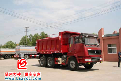 重汽斯太爾6x4壓裂砂罐車(chē)