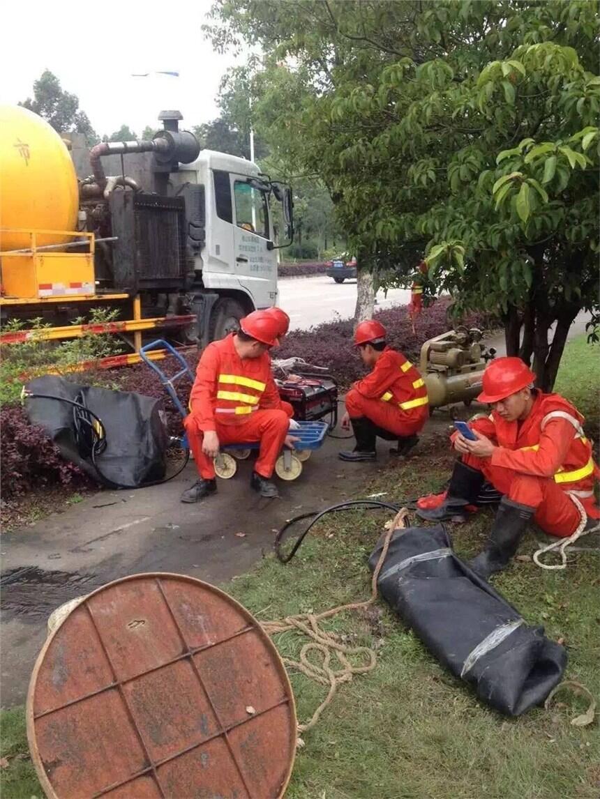 新聞：天津塘沽區(qū)地下雨水管道疏通清淤