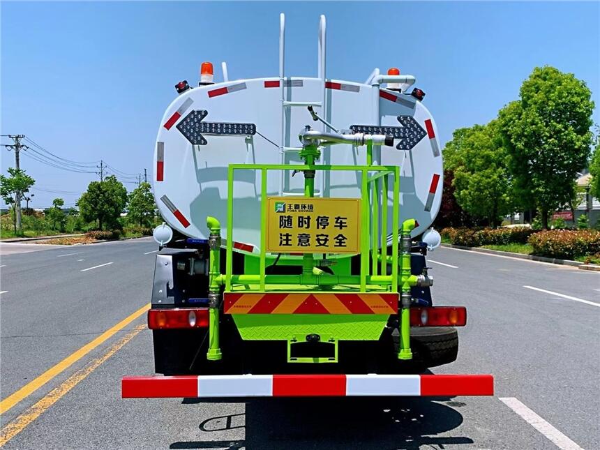 二手12噸灑水車(chē)多少錢(qián)