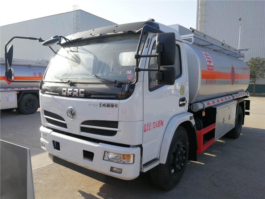 保定15噸加油車(chē)危貨車(chē)制造廠家