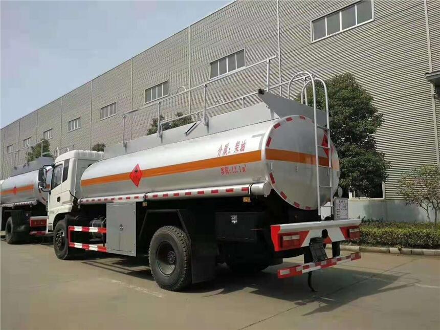 唐山國(guó)三廠家油罐車(chē)現(xiàn)車(chē)隨提隨走