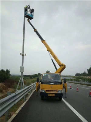 供應(yīng)珠海高空作業(yè)車出租路燈車租賃廠家報價