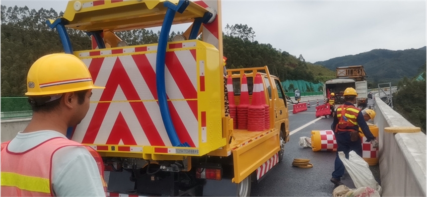 廣連高速防撞車 防撞緩沖車 年底促銷