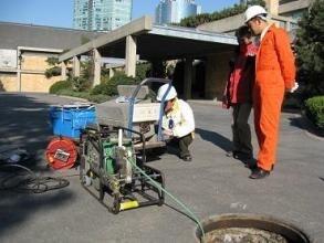 太原市高壓清洗車疏通清洗各種管道、化糞池清理 抽糞服務(wù)