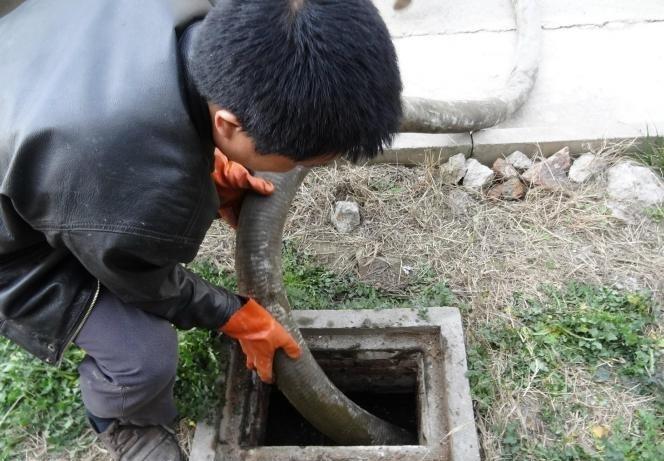 太原市馬桶漏水上門(mén)維修.馬桶拆裝.馬桶除臭.清洗馬桶