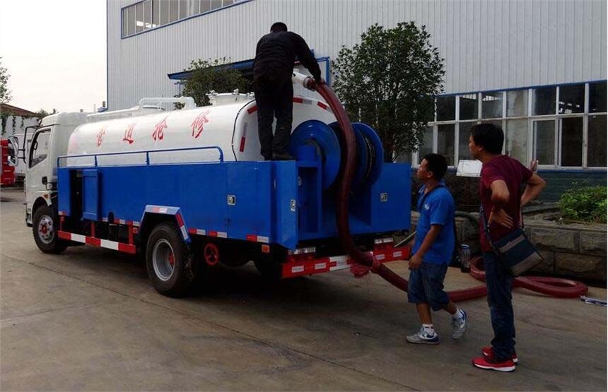 浙江省甌海區(qū)雨季專用抽糞車整車多少錢