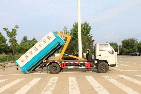 河南周口市沈丘縣東風勾臂后八輪垃圾車哪里買