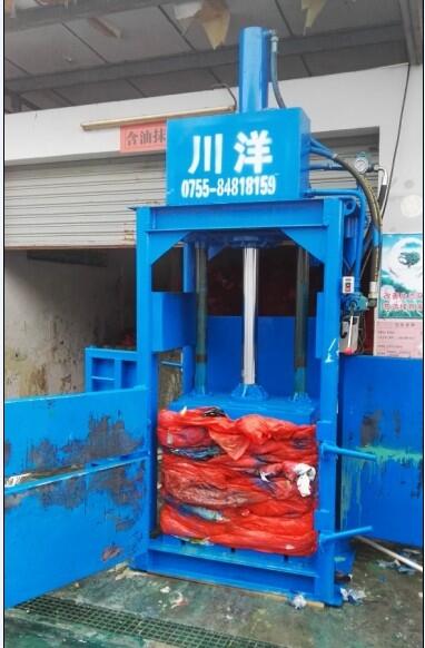 廢塑料液壓打包機(jī)廠家、廢薄膜打包機(jī)、立式液壓打包機(jī)