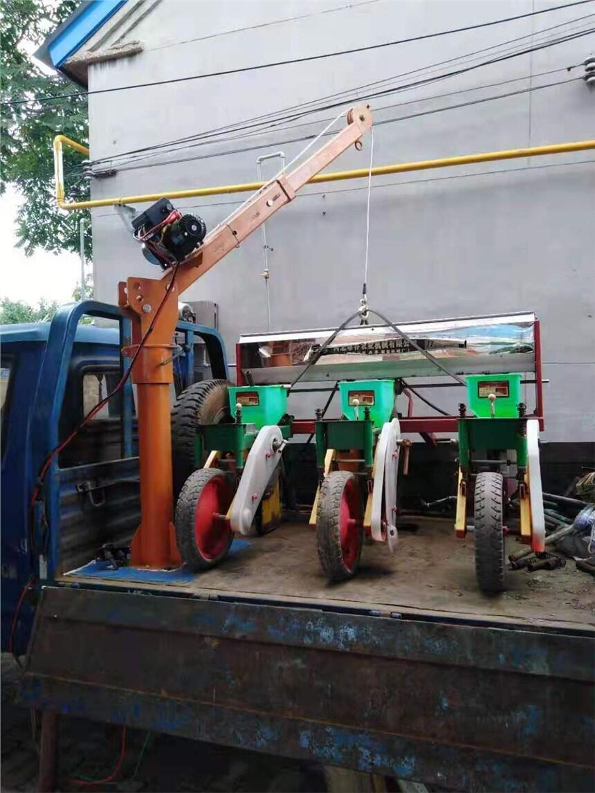 河北小型隨車吊價格-小型貨車車載小吊機價格