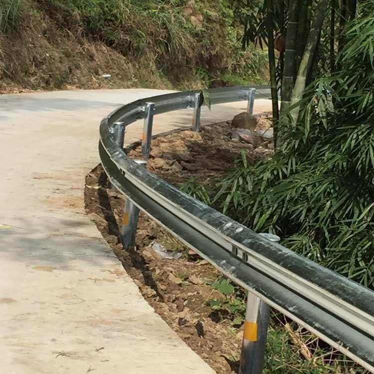 惠州高速公路安全防撞波形護(hù)欄 清遠(yuǎn)鄉(xiāng)村道路波形板護(hù)欄生產(chǎn)廠家